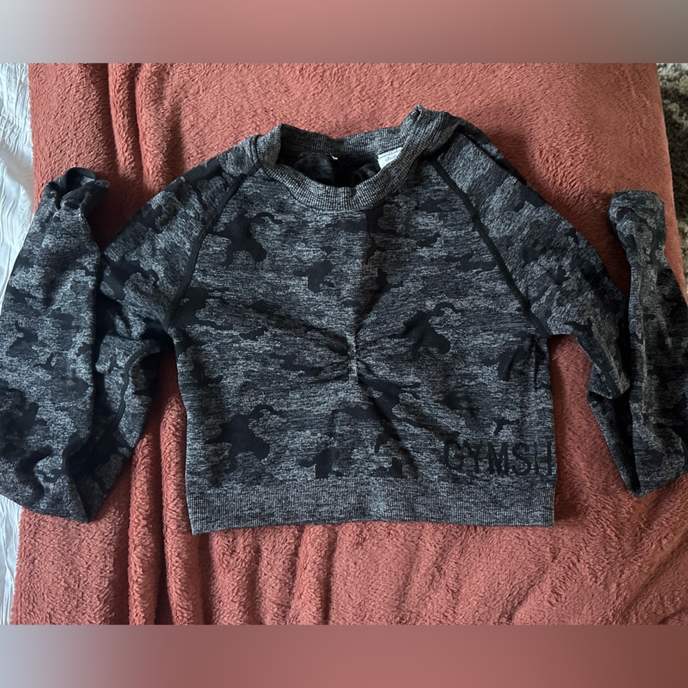 Women’s gymshark camp cropped long sleeve top size medium